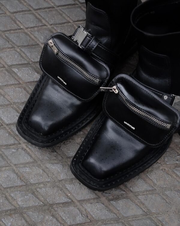 Untitlab Matte Black Strap On Boots With Bag - Hình ảnh 4