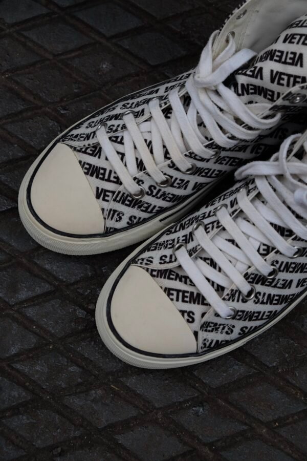 Vetements All Over High Top Sneaker White - Hình ảnh 2