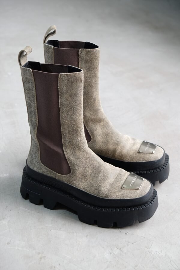 MISBHV ‘Taupe The’ 2000 Chelsea Boots Taupe