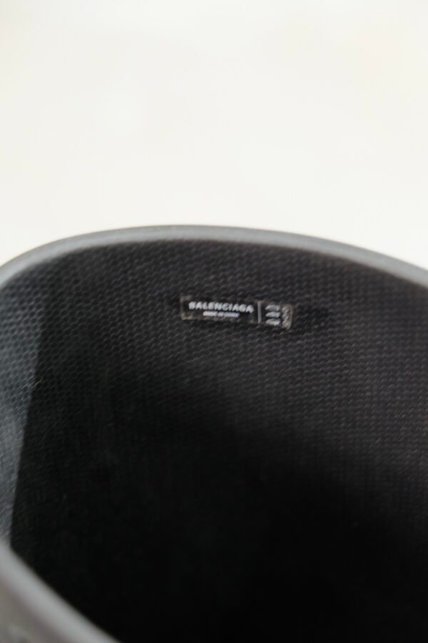 Balenciaga Croscs Logo Debossed Boots - Hình ảnh 3