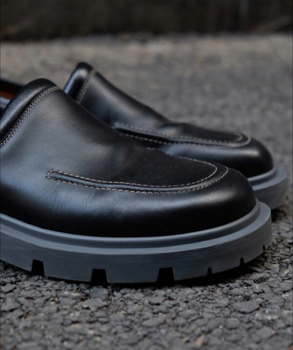 Maison Margiela Paris Black Calfskin Chunky Loafers - Hình ảnh 3