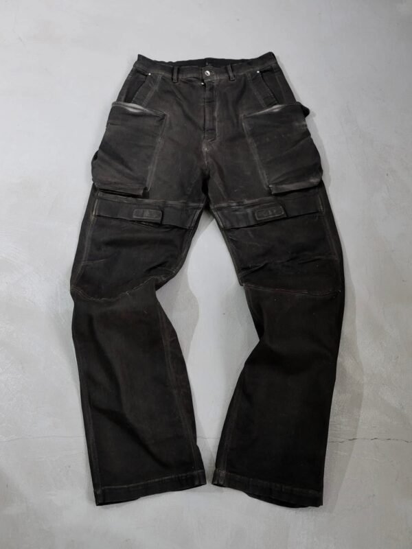 Rick Owens FW24 LIDO reinvents classic cargo jeans with this ‘Stefan’ pair.